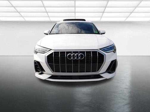 2023 Audi Q3 45 S line Premium