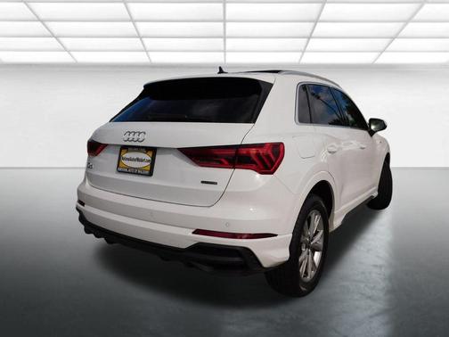2023 Audi Q3 45 S line Premium