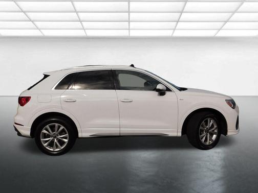 2023 Audi Q3 45 S line Premium