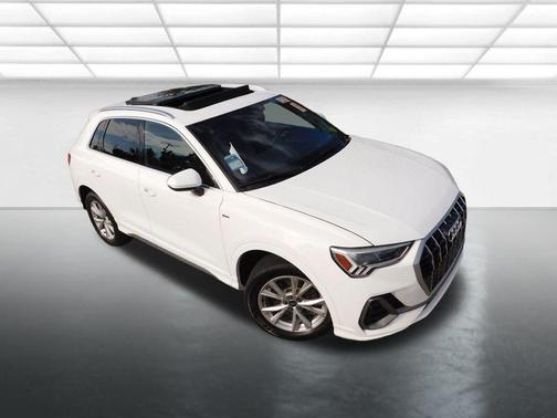 2023 Audi Q3 45 S line Premium