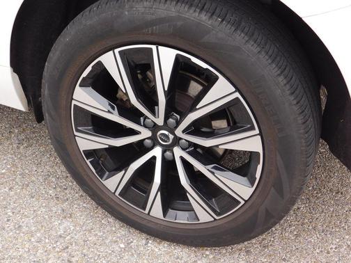 2024 Volvo XC60 B5 Core