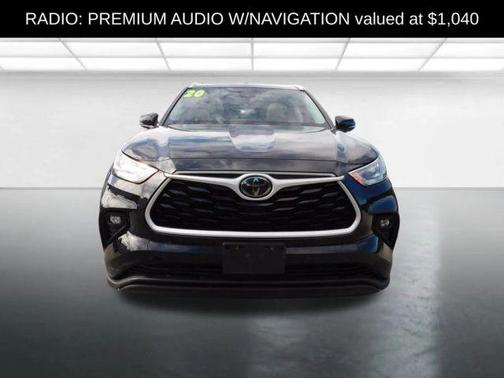 Midnight Black Metallic 2020 Toyota Highlander XLE
