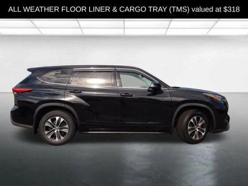 Midnight Black Metallic 2020 Toyota Highlander XLE