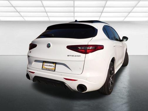 2022 Alfa Romeo Stelvio Veloce