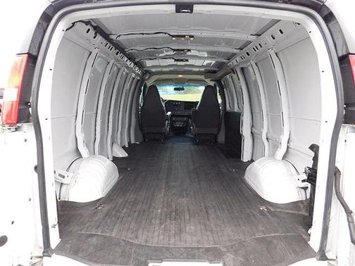 2023 GMC Savana 2500 Work Van