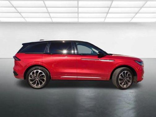 2024 Lincoln Nautilus Reserve