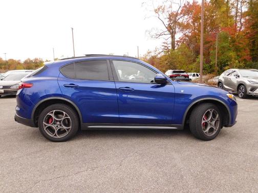 Anodized Blue Metallic 2023 Alfa Romeo Stelvio Ti