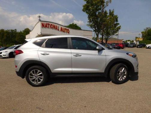 Molten Silver 2018 Hyundai TUCSON SE
