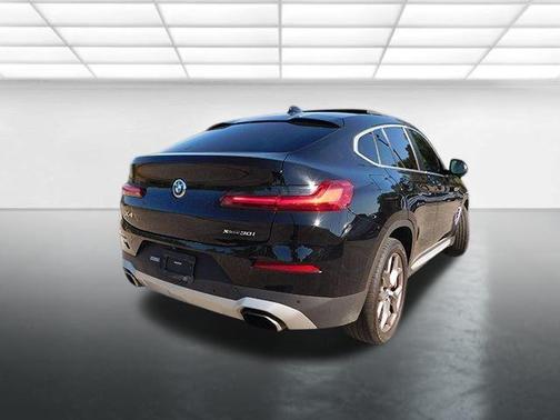 2022 BMW X4 xDrive30i