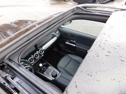 2022 Mercedes-Benz EQB 350 Base 4MATIC