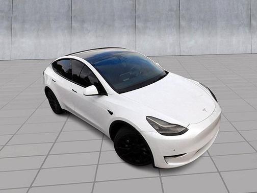 2022 Tesla Model Y Long Range Dual Motor All-Wheel Drive