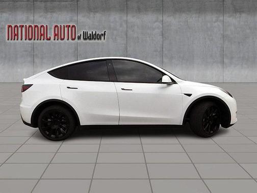 2022 Tesla Model Y Long Range Dual Motor All-Wheel Drive