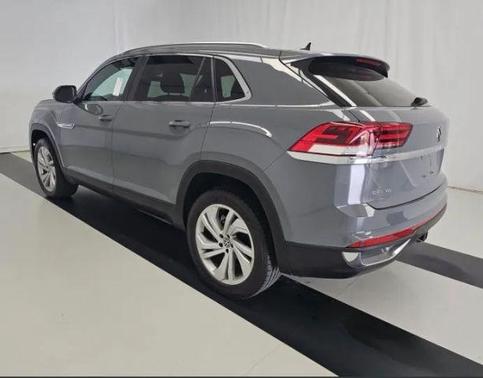 Pure Gray 2021 Volkswagen Atlas Cross Sport 3.6L V6 SEL