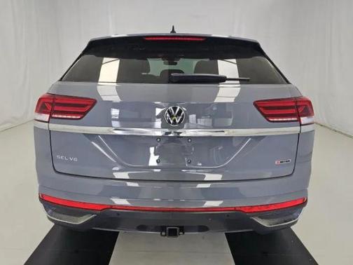 Pure Gray 2021 Volkswagen Atlas Cross Sport 3.6L V6 SEL