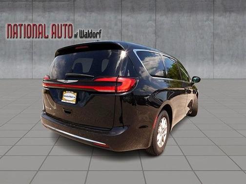 2023 Chrysler Pacifica Touring-L