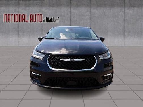 2023 Chrysler Pacifica Touring-L