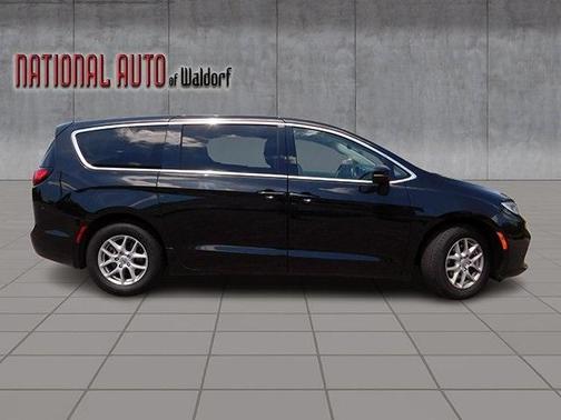 2023 Chrysler Pacifica Touring-L