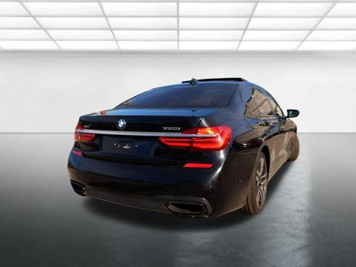 2017 BMW 750 i xDrive