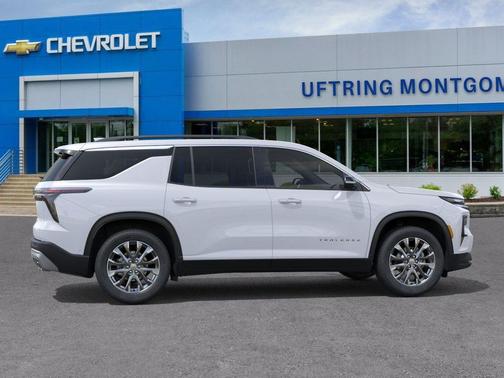 Polar White Tricoat 2026 Chevrolet Traverse LT