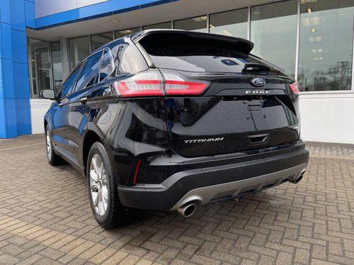 Agate Black Metallic 2024 Ford Edge Titanium