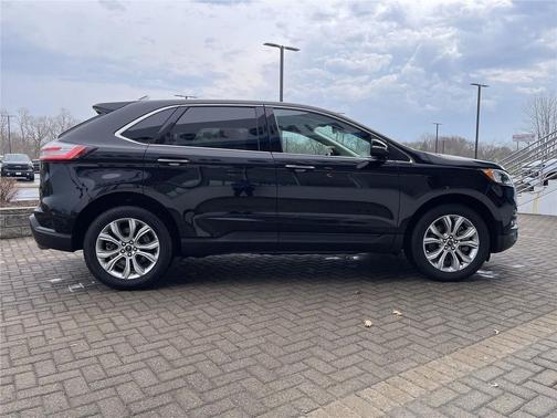 Agate Black Metallic 2024 Ford Edge Titanium