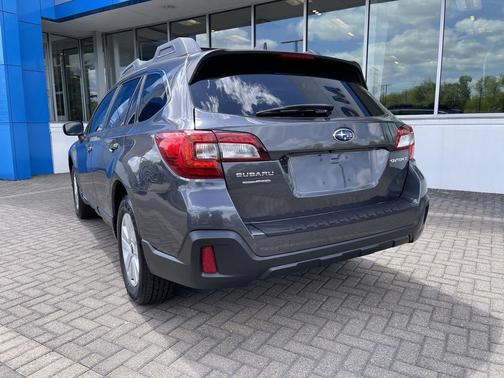 Magnetite Gray Metallic 2019 Subaru Outback 2.5i Premium