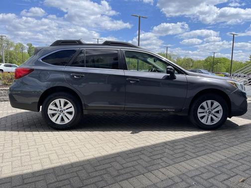 Magnetite Gray Metallic 2019 Subaru Outback 2.5i Premium