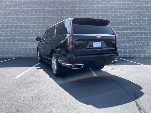 2022 Cadillac Escalade ESV Luxury