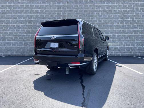 2022 Cadillac Escalade ESV Luxury