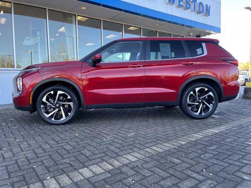 2023 Mitsubishi Outlander SE Black Edition 2WD