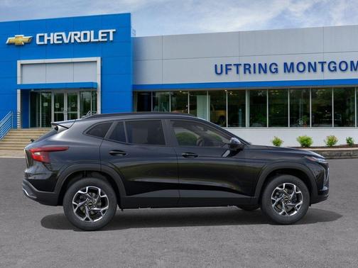 Mosaic Black Metallic 2026 Chevrolet Trax LT
