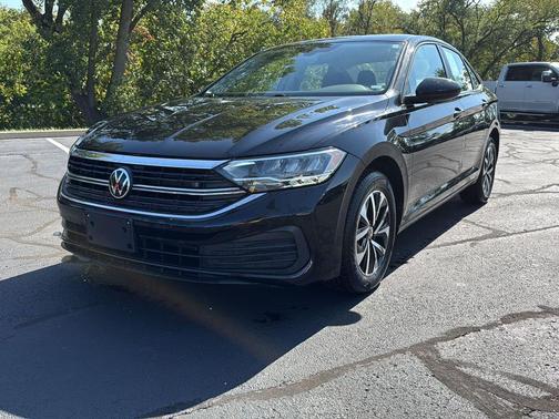 Deep Black Pearl 2024 Volkswagen Jetta 1.5T S