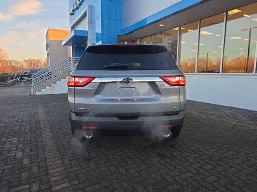 2021 Chevrolet Traverse LT Leather