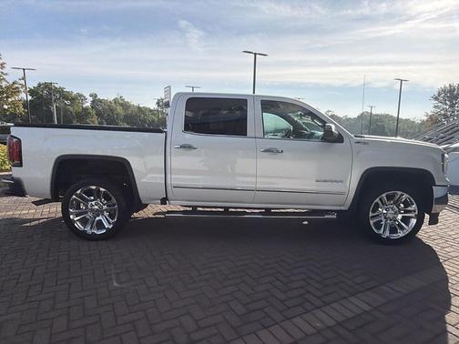 White Frost Tricoat 2018 GMC Sierra 1500 SLT
