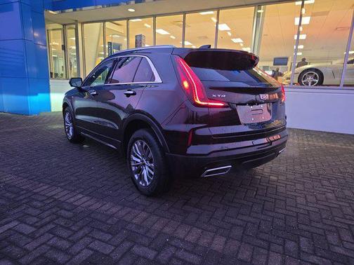 2025 Cadillac XT4 Premium Luxury