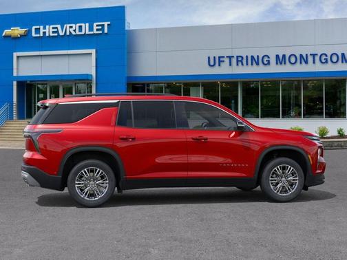 Radiant Red Tintcoat 2026 Chevrolet Traverse LT