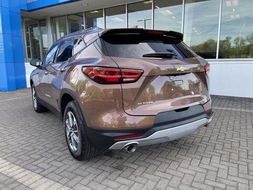Copper Bronze Metallic 2024 Chevrolet Blazer 2LT