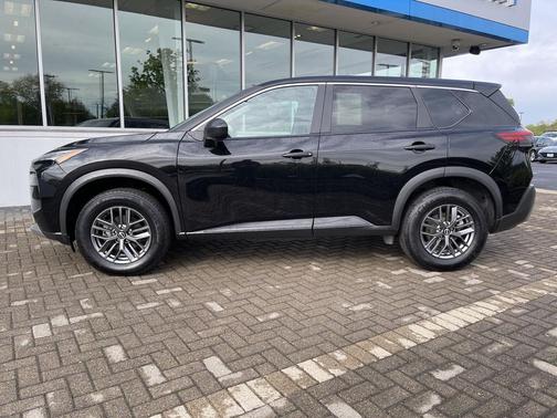 Super Black 2023 Nissan Rogue S
