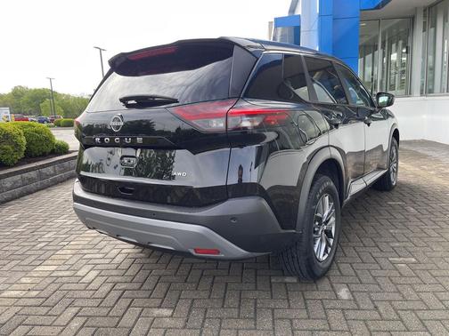 Super Black 2023 Nissan Rogue S
