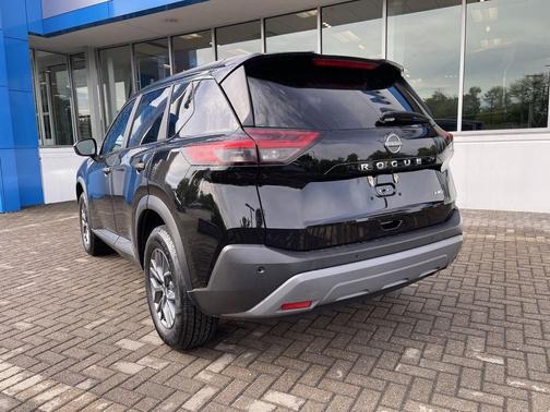 Super Black 2023 Nissan Rogue S