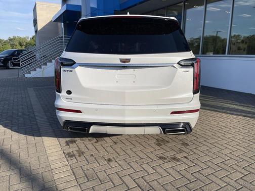 Crystal White Tricoat 2024 Cadillac XT6 Sport AWD