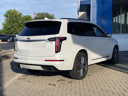 Crystal White Tricoat 2024 Cadillac XT6 Sport AWD