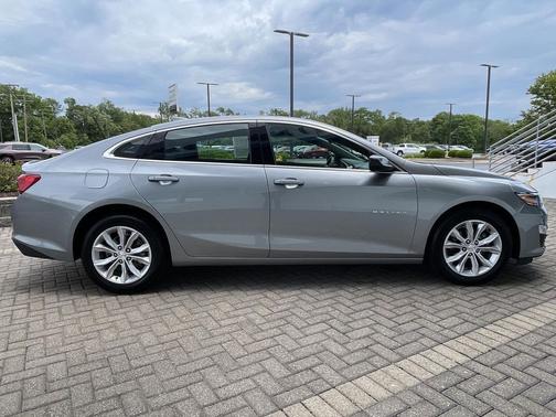 Sterling Gray Metallic 2025 Chevrolet Malibu FWD 1LT