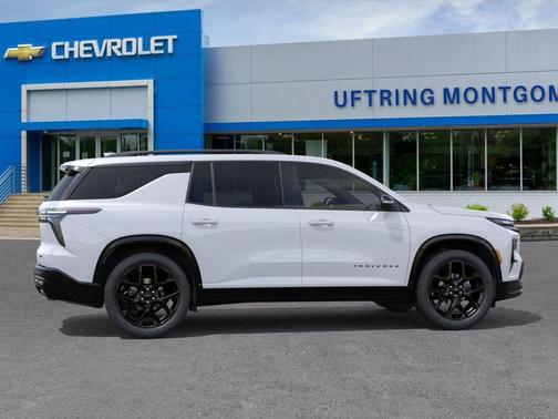 Polar White Tricoat 2026 Chevrolet Traverse RS