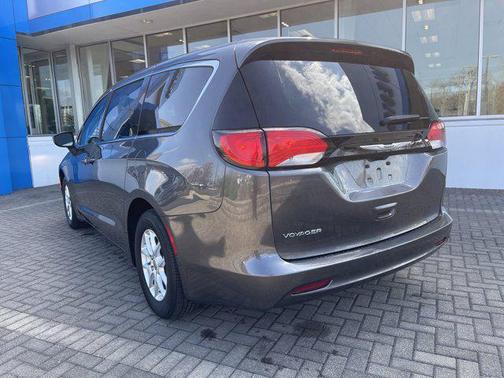 2023 Chrysler Voyager LX