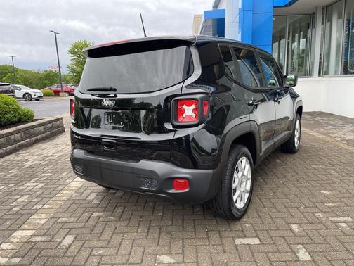 Black Clearcoat 2023 Jeep Renegade Latitude