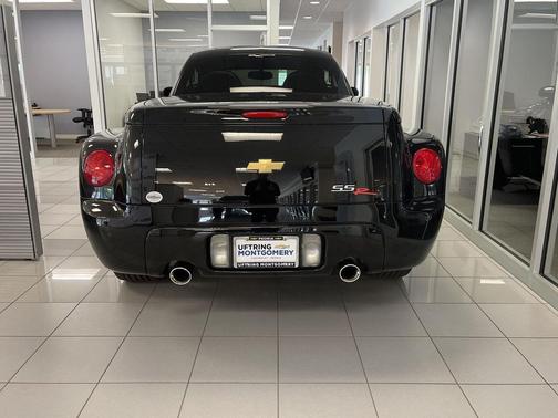 Smokin Asphalt 2003 Chevrolet SSR LS