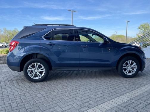 Patriot Blue Metallic 2017 Chevrolet Equinox 1LT