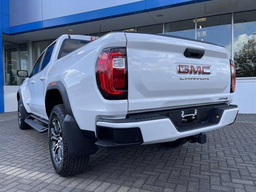 2025 GMC Canyon AT4