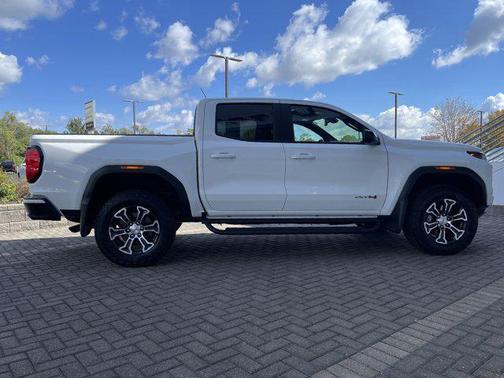 2025 GMC Canyon AT4